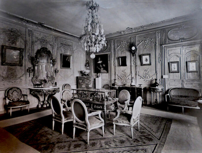 Salon de Gascq, collection Cruse-Guestier, 1936.<br/>