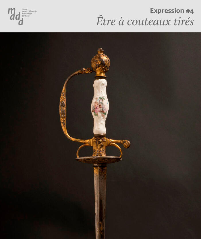 Épée de cour, France, XVIIIe siècle, bronze doré, porcelaine, galuchat (inv.9988)<br/> &copy;  madd-bordeaux - L. Gauthier