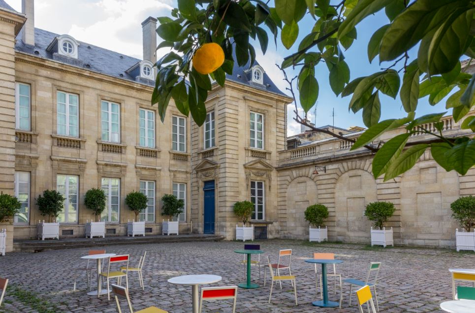 Boire la tasse  Musee des Arts decoratifs et du Design de Bordeaux