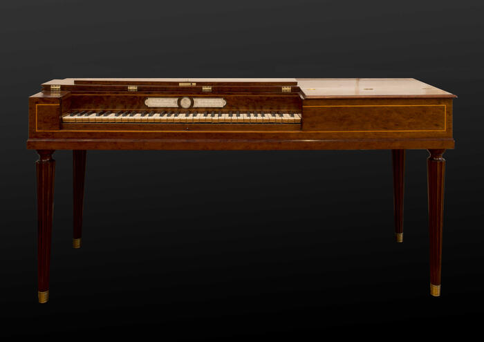 Square piano by Pierre Garnier - 1790<br/> &copy; madd-bordeaux - L. Gauthier