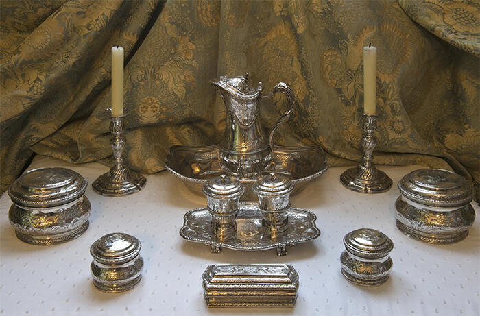 The Comte de Marcellus' silver toilet set<br/> &copy; madd Bordeaux - L. Gauthier