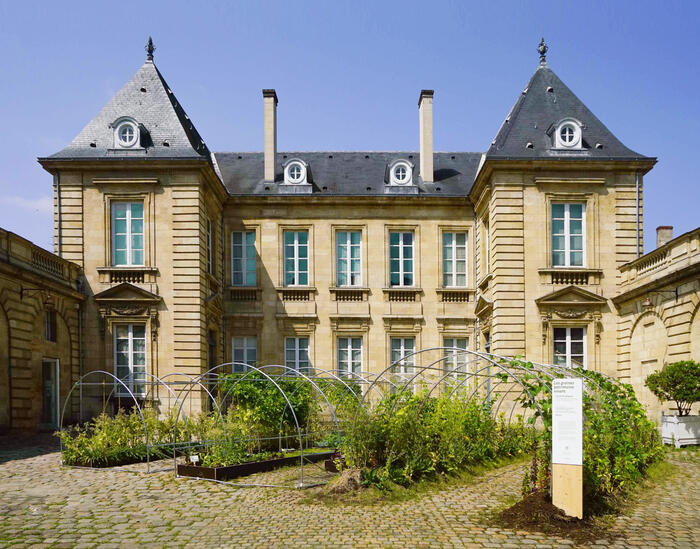 Gardens in the city - "Seeds as heritage", main courtyard of the madd-bordeaux Garden designed and sponsored by Caroline Miquel, vegetable farmer, founder of Les Jardins Inspirés in Taillan-Médoc (33) - Resources cultural season <br/> &copy; madd-bordeaux